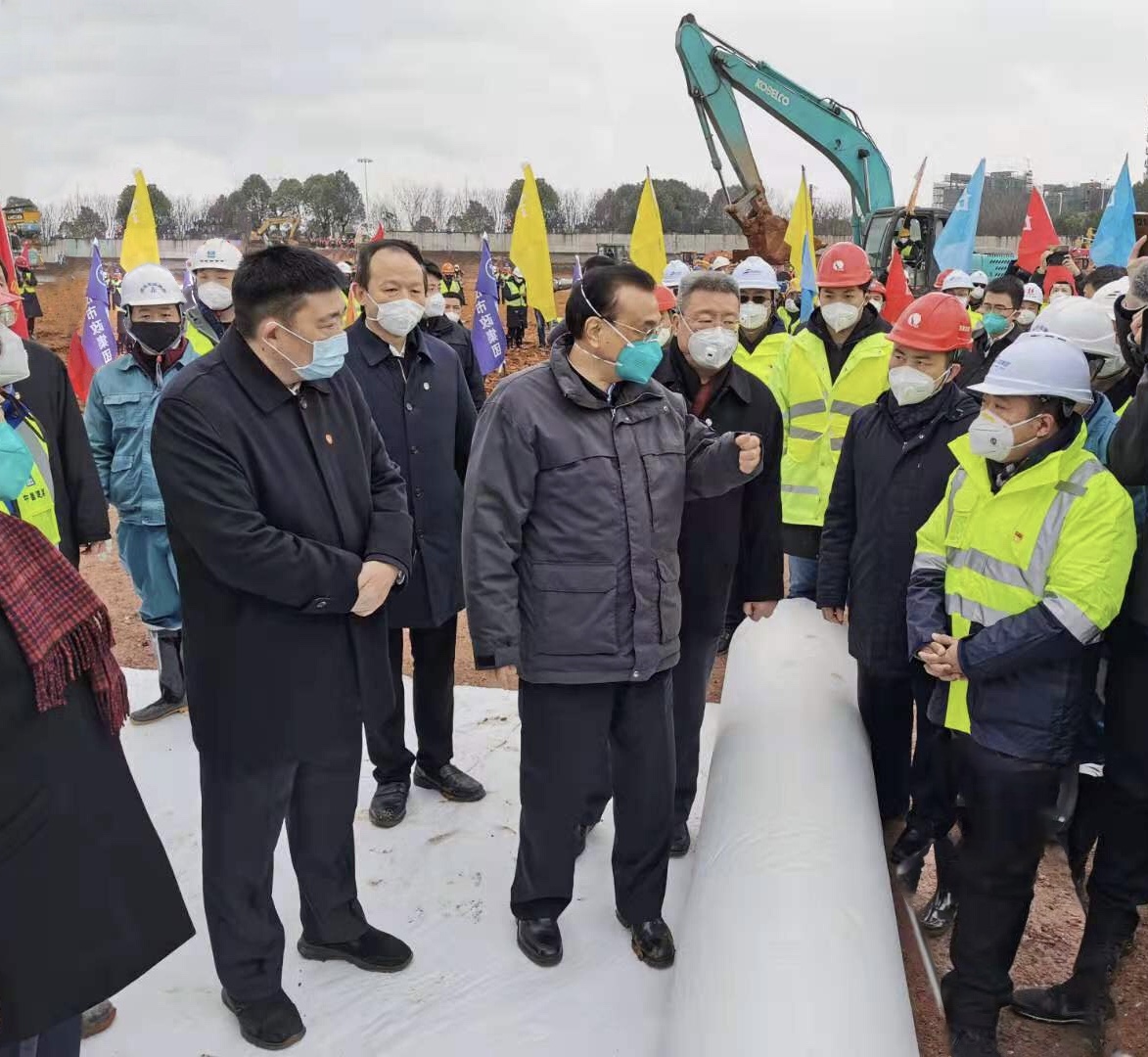 李克強總理到航發(fā)集團武漢火神山醫(yī)院施工現(xiàn)場考察慰問1.jpg