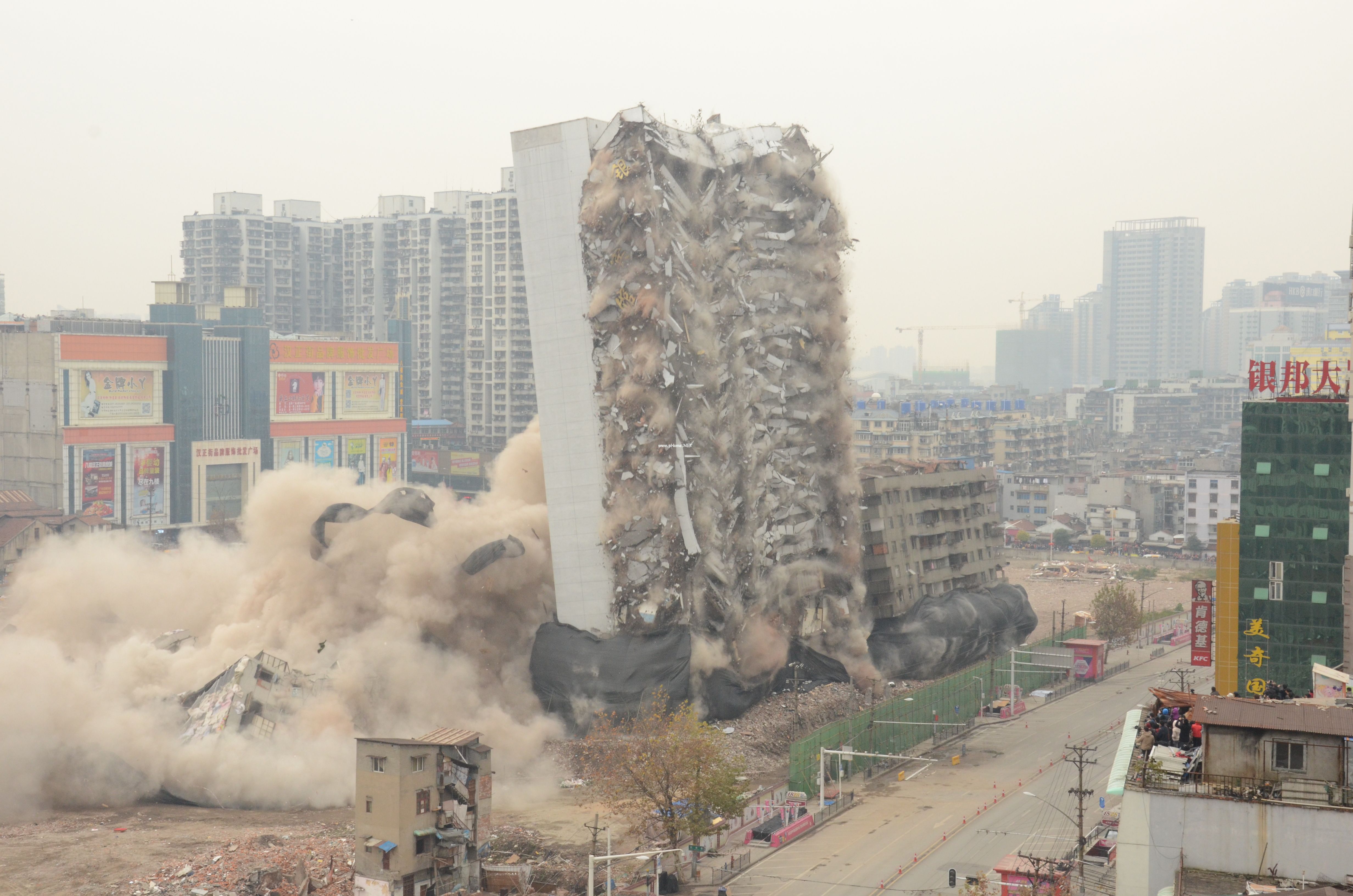 銀豐賓館爆破